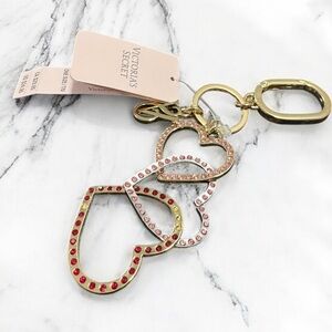 VICTORIA'S SECRET
Triple Hearts Bag Charm Keychain